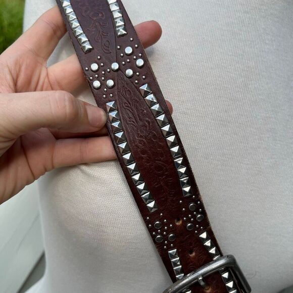 Vintage Studded Leather Belt XL – Floral Embossed Full Grain w/ Interchangeable main image 4